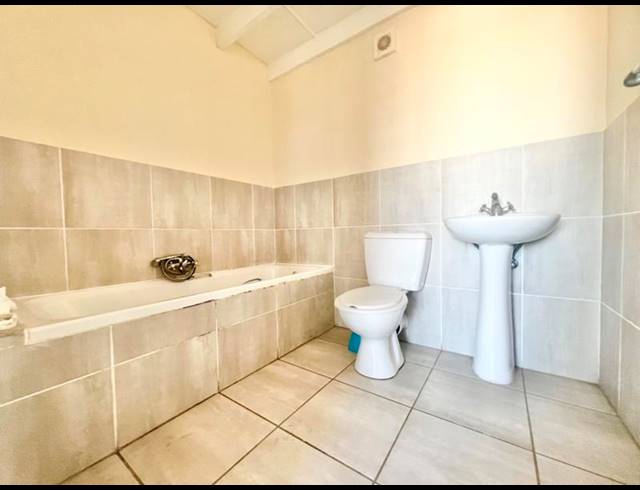 1 BEDROOM APARTMENT FOR SALE IN CHASE VALLEY